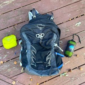 Osprey tempest 20 with rain cover and towel